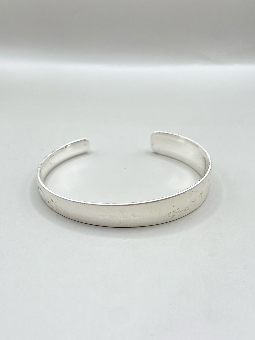 Kendra Scott Hammered Tiana Tapered Cuff Bracelet